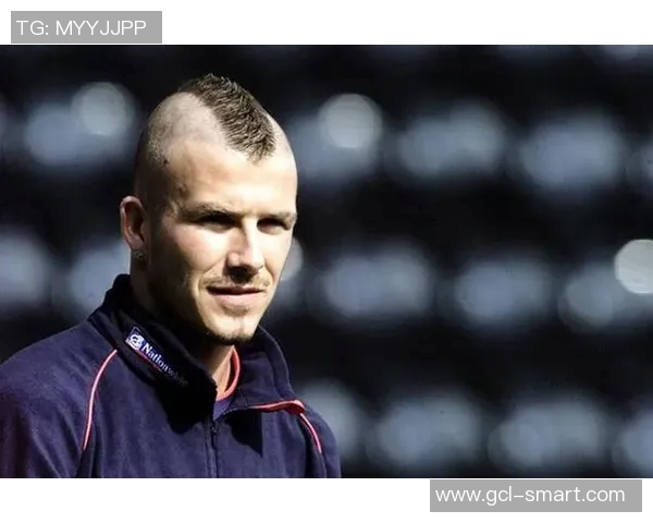 法国足球明星鸡冠头发的独特魅力与时尚风潮解析